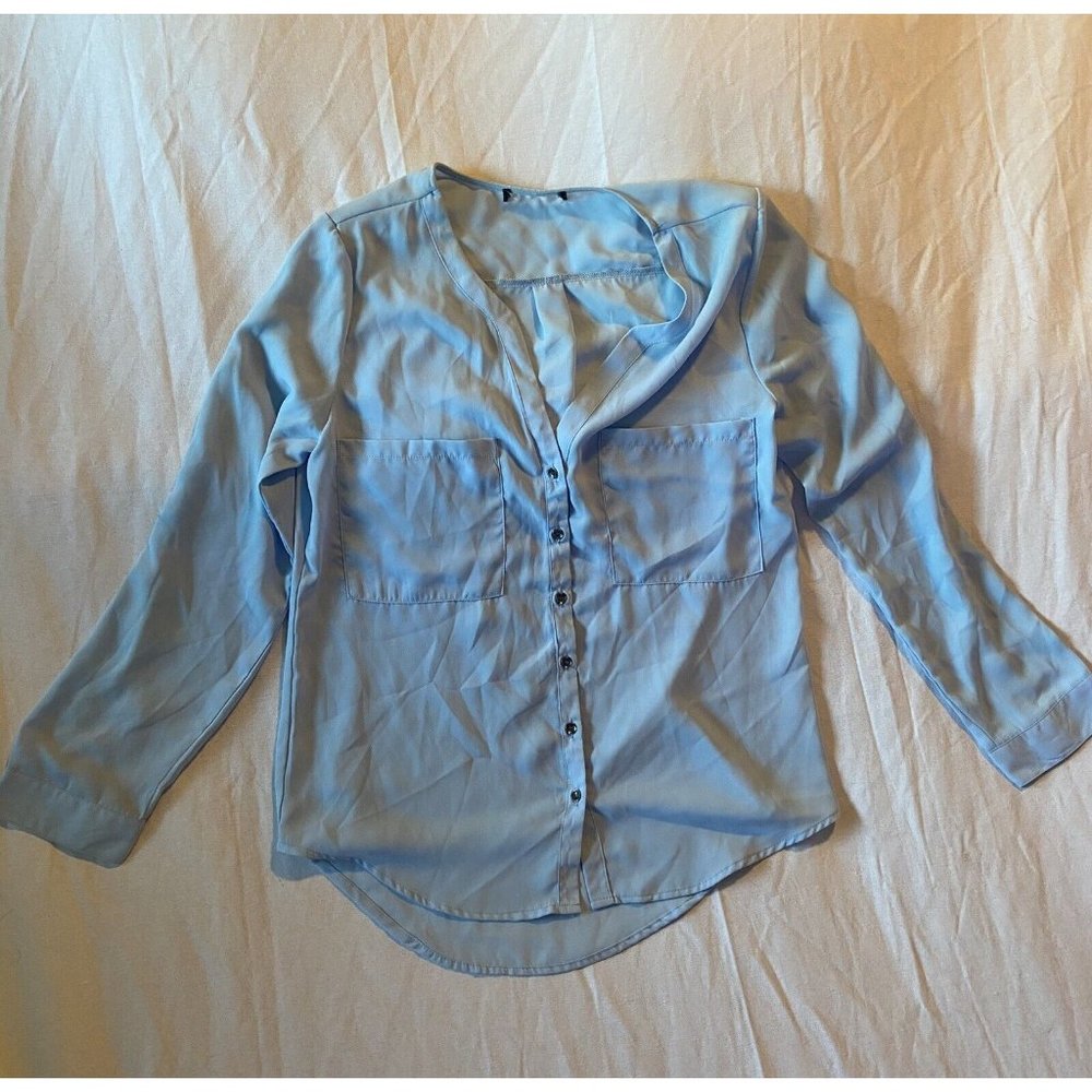 Women's Double Pocket Long Sleeve Button Up Blue Blouse NO TAGS